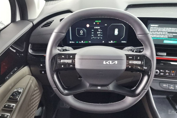 2024 Kia Carnival с пробегом 12 432 км