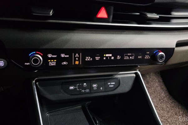 2024 Kia Carnival с пробегом 47 603 км