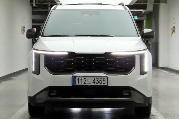 2025 Kia Carnival с пробегом 11 568 км