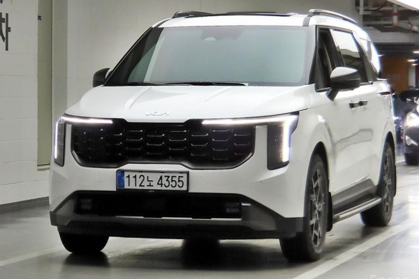 2025 Kia Carnival с пробегом 11 568 км