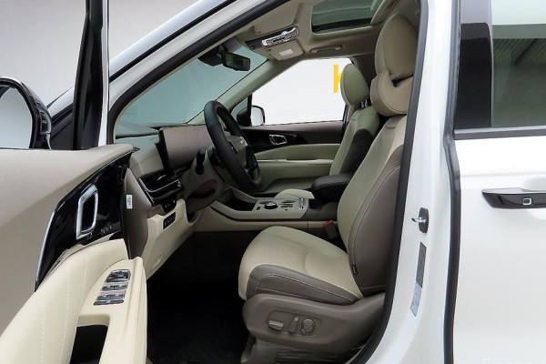 2025 Kia Carnival с пробегом 11 568 км