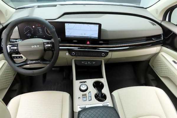 2025 Kia Carnival с пробегом 11 568 км