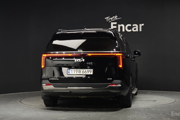 2024 Kia Carnival с пробегом 18 722 км