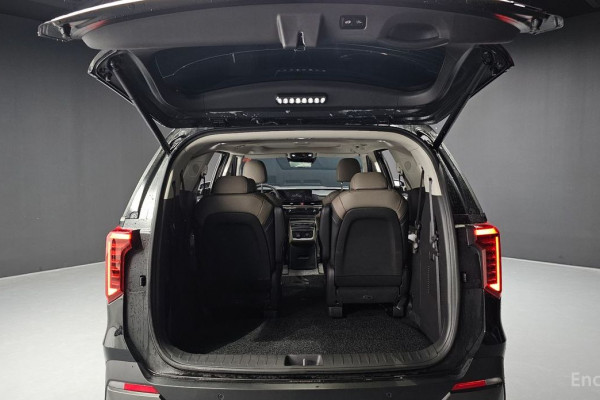 2024 Kia Carnival с пробегом 18 722 км