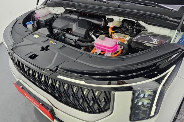 2025 Kia Carnival с пробегом 5 748 км