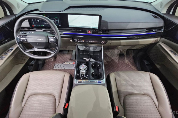 2025 Kia Carnival с пробегом 5 748 км