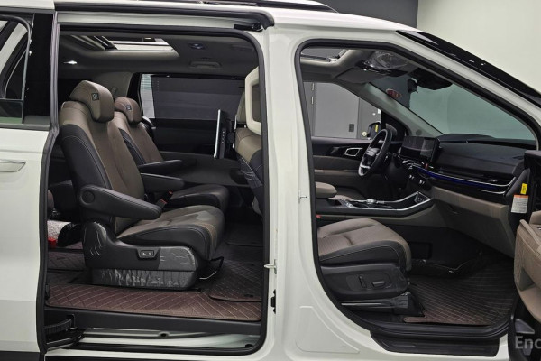 2025 Kia Carnival с пробегом 5 748 км