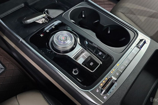 2025 Kia Carnival с пробегом 5 748 км