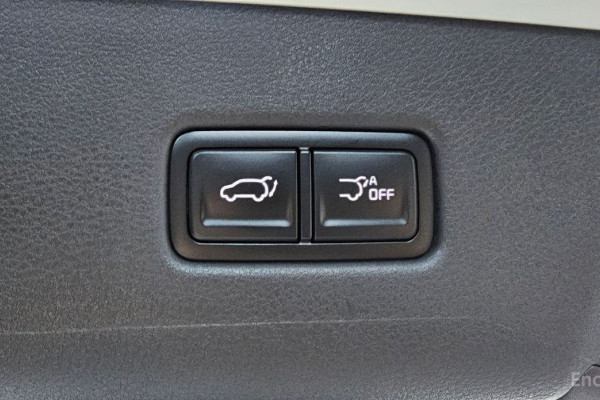 2025 Kia Carnival с пробегом 5 748 км