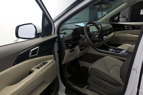 2024 Kia Carnival с пробегом 41 201 км