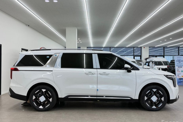 2026 Kia Carnival с пробегом 21 км