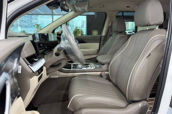 2026 Kia Carnival с пробегом 21 км