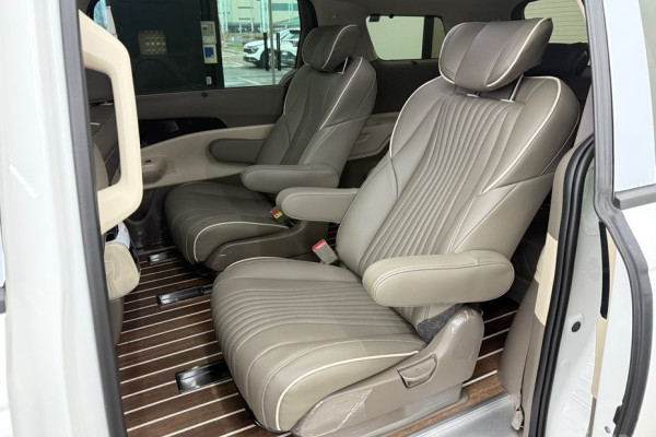 2026 Kia Carnival с пробегом 21 км