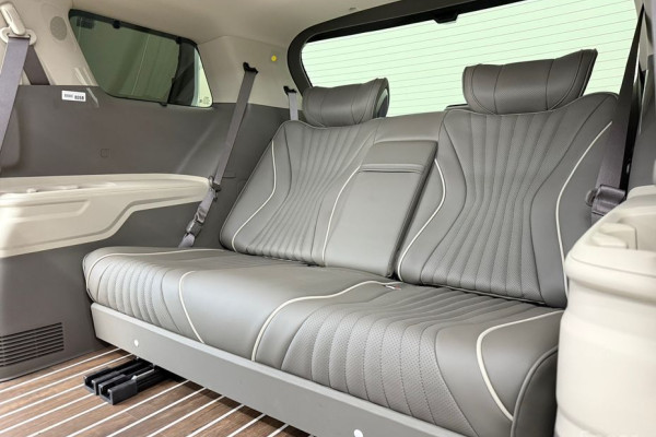 2026 Kia Carnival с пробегом 21 км