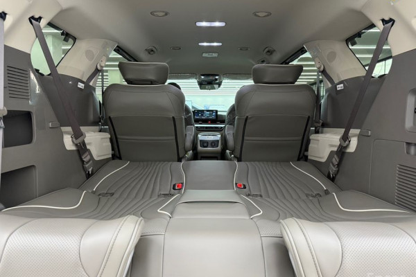 2026 Kia Carnival с пробегом 21 км