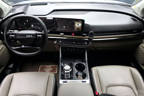 2026 Kia Carnival с пробегом 5 136 км