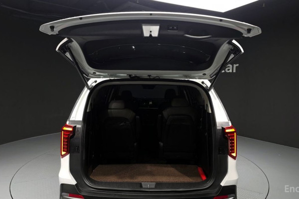 2026 Kia Carnival с пробегом 5 136 км