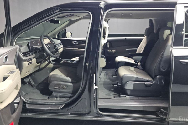 2024 Kia Carnival с пробегом 38 389 км