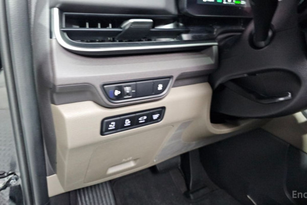 2024 Kia Carnival с пробегом 38 389 км