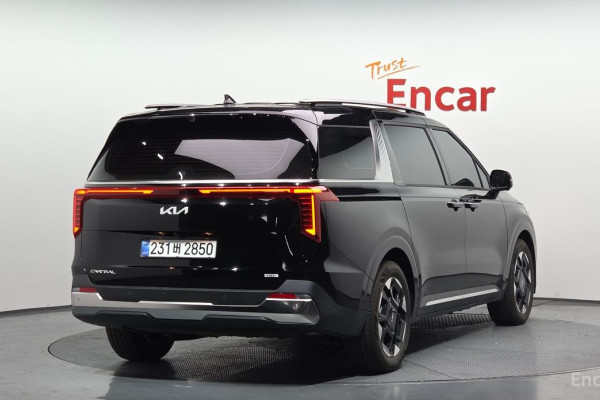 2025 Kia Carnival с пробегом 9 666 км