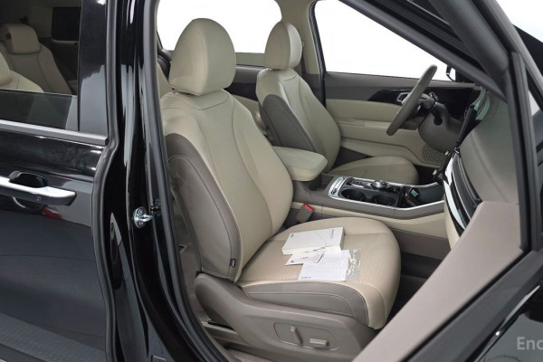 2025 Kia Carnival с пробегом 9 666 км