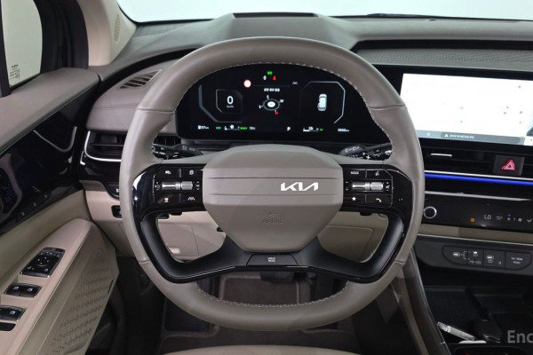 2025 Kia Carnival с пробегом 9 666 км