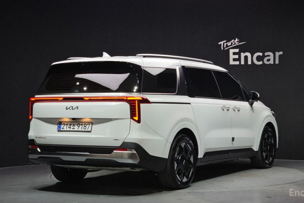 2025 Kia Carnival с пробегом 11 404 км