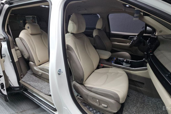 2025 Kia Carnival с пробегом 11 404 км