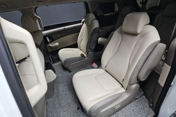 2025 Kia Carnival с пробегом 11 404 км