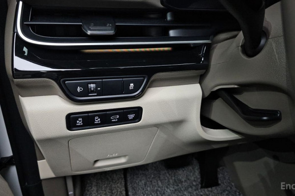 2025 Kia Carnival с пробегом 11 404 км