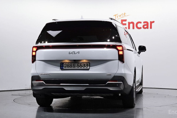 2024 Kia Carnival с пробегом 50 694 км