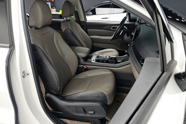 2024 Kia Carnival с пробегом 50 694 км