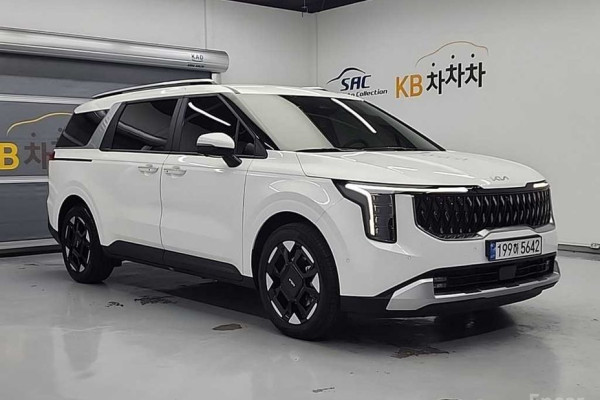 2024 Kia Carnival с пробегом 85 671 км