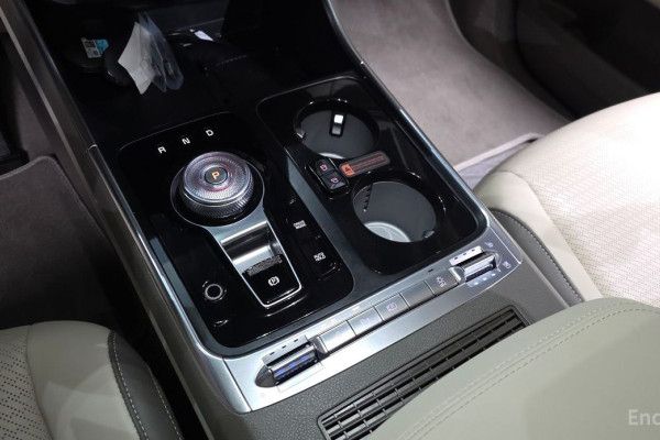 2024 Kia Carnival с пробегом 5 459 км