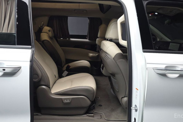 2024 Kia Carnival с пробегом 5 459 км