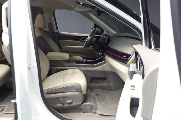 2024 Kia Carnival с пробегом 5 459 км