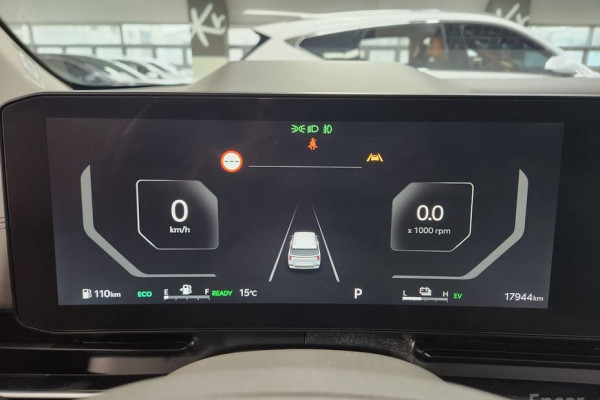 2025 Kia Carnival с пробегом 17 934 км