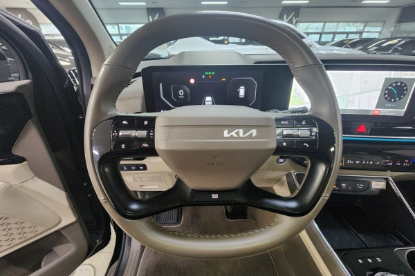 2025 Kia Carnival с пробегом 17 934 км