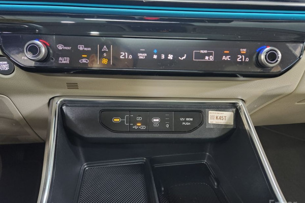 2025 Kia Carnival с пробегом 17 934 км