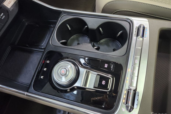 2025 Kia Carnival с пробегом 17 934 км