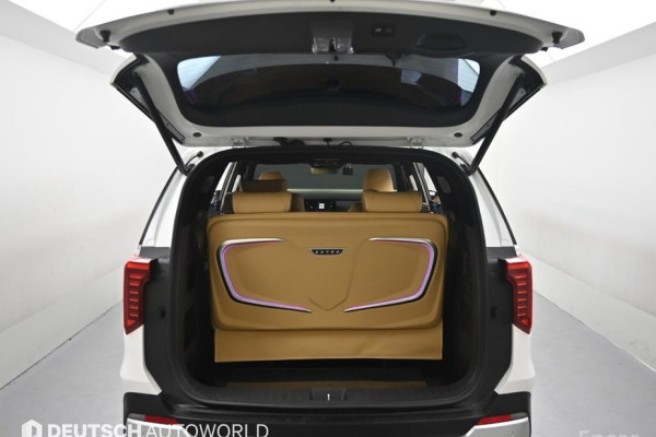 2025 Kia Carnival с пробегом 9 312 км