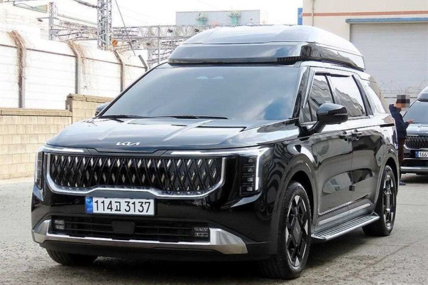 2024 Kia Carnival с пробегом 42 872 км