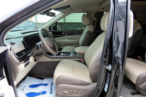 2024 Kia Carnival с пробегом 42 872 км