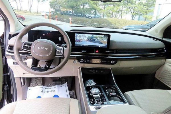 2024 Kia Carnival с пробегом 42 872 км