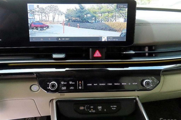 2024 Kia Carnival с пробегом 42 872 км