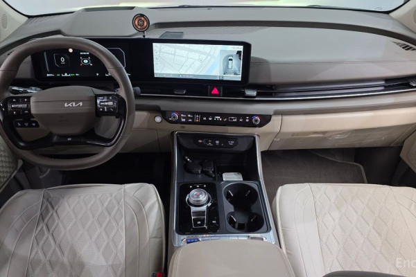 2025 Kia Carnival с пробегом 16 567 км