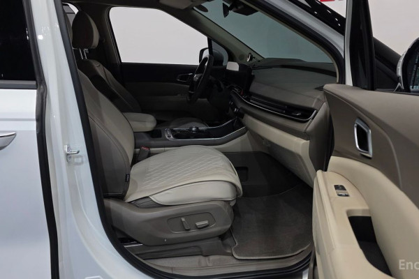 2025 Kia Carnival с пробегом 16 567 км