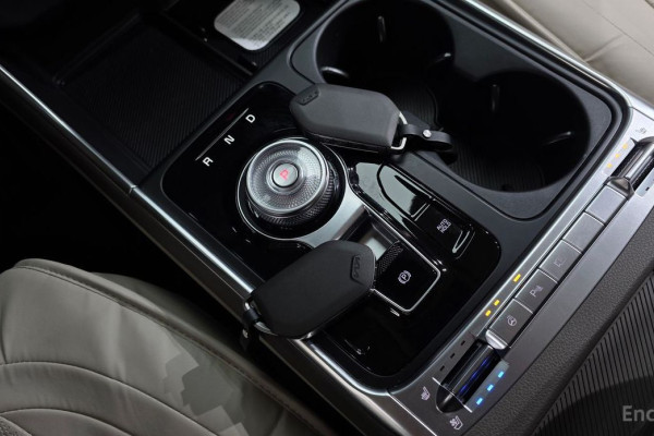 2025 Kia Carnival с пробегом 16 567 км