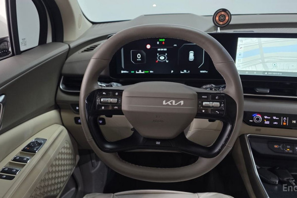 2025 Kia Carnival с пробегом 16 567 км