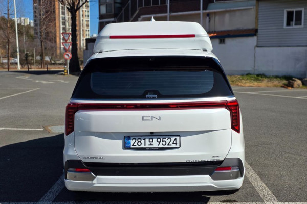 2025 Kia Carnival с пробегом 2 400 км